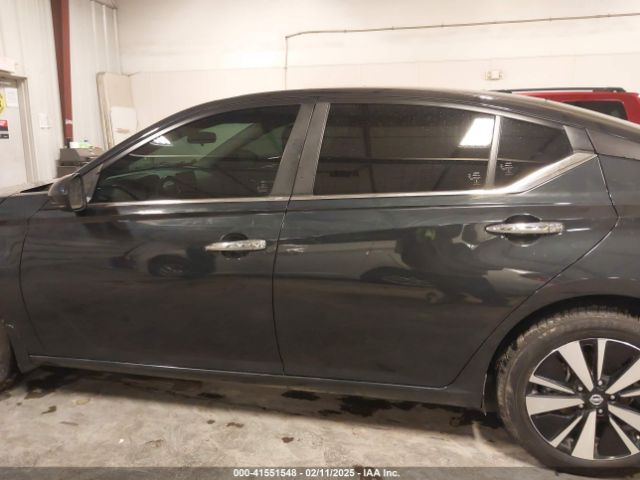 1N4BL4DW7NN344091 Nissan Altima Sv Intelligent Awd