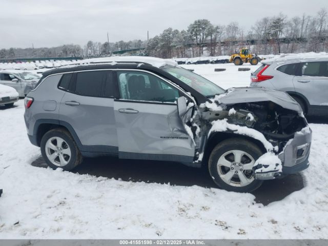 3C4NJDBB7JT256164 Jeep Compass Latitude 4x4
