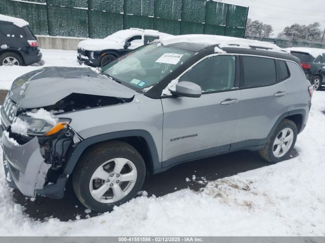 3C4NJDBB7JT256164 Jeep Compass Latitude 4x4