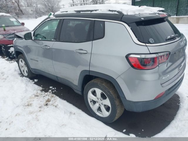 3C4NJDBB7JT256164 Jeep Compass Latitude 4x4