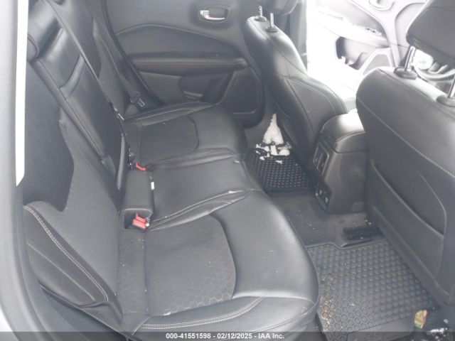 3C4NJDBB7JT256164 Jeep Compass Latitude 4x4