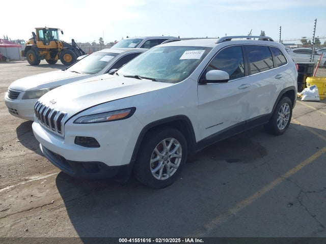 Jeep Cherokee Latitude 2015 1C4PJLCSXFW642872 Image 2