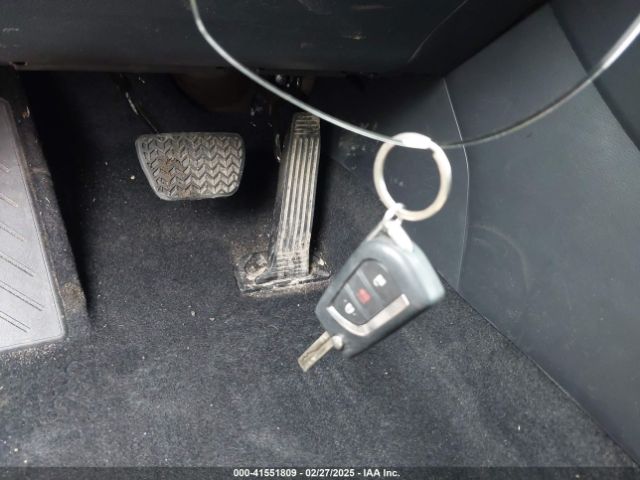 2T3K1RFV9RC294117 Toyota RAV4 LE