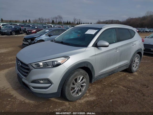 KM8J33A46GU075976 Hyundai TUCSON SE