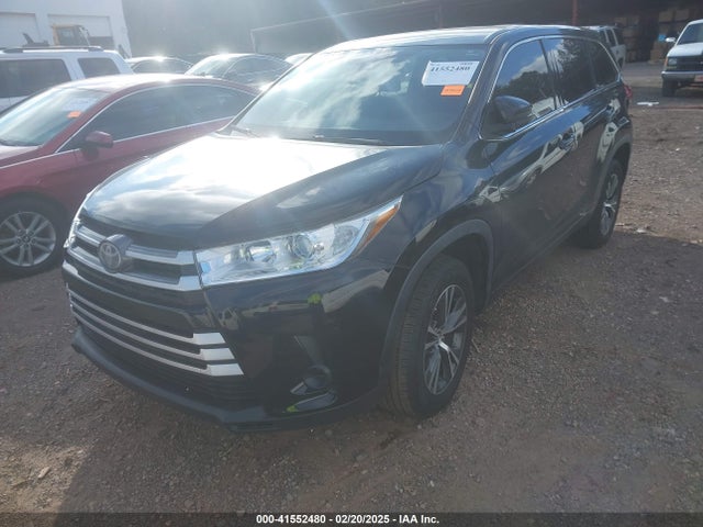 5TDZARFH2HS024055 Toyota Highlander Le