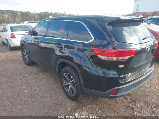 5TDZARFH2HS024055 Toyota Highlander Le