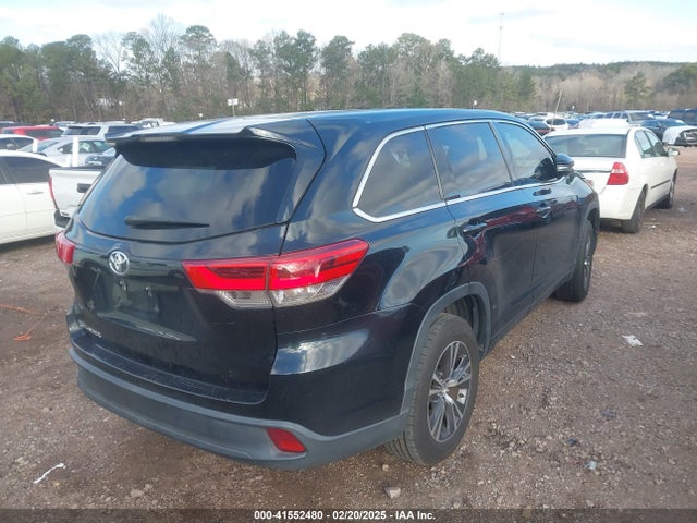 5TDZARFH2HS024055 Toyota Highlander Le