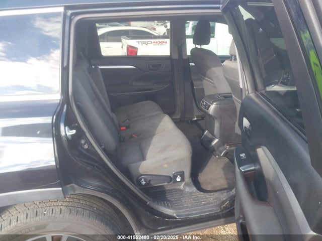 5TDZARFH2HS024055 Toyota Highlander Le