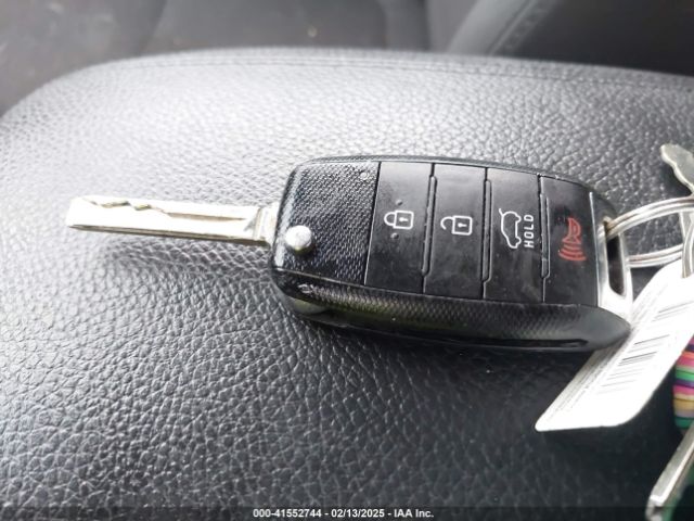 5XYKT3A64FG554360 KIA SORENTO LX