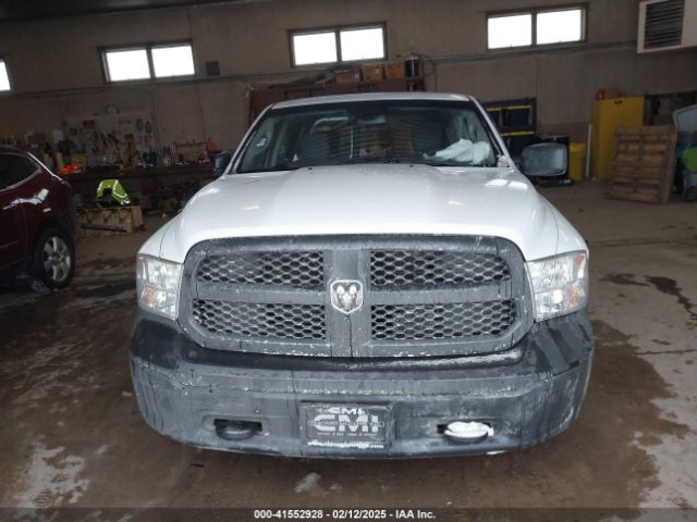 1C6RR7KTXKS677570 RAM 1500 Classic Tradesman  4x4 5'7 Box
