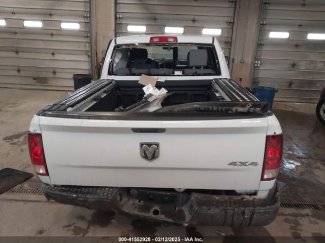 1C6RR7KTXKS677570 RAM 1500 Classic Tradesman  4x4 5'7 Box