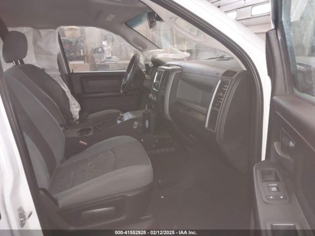 1C6RR7KTXKS677570 RAM 1500 Classic Tradesman  4x4 5'7 Box