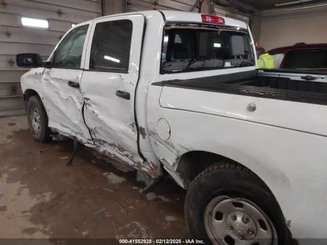 1C6RR7KTXKS677570 RAM 1500 Classic Tradesman  4x4 5'7 Box