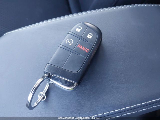 ZACNJDB19PPP34881 Jeep Renegade (red) Edition 4x4