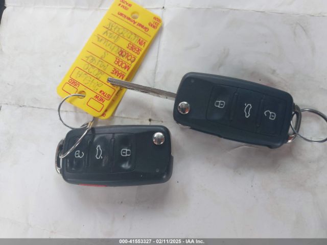 1VWAA7A33LC020438 Volkswagen Passat 2.0t S