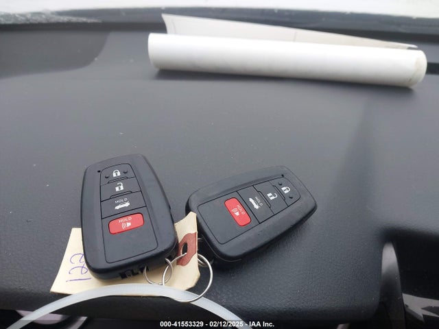 4T1S11AK2NU049756 Toyota CAMRY SE