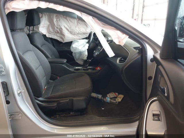 1G1ZD5ST1JF103953 Chevrolet MALIBU LT