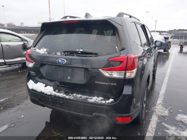 JF2SKAEC9KH507058 Subaru Forester Premium