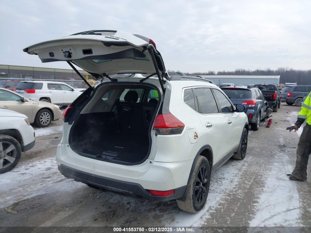 5N1AT2MV1JC830088 Nissan ROGUE SV