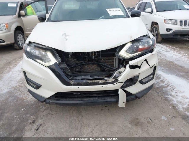 5N1AT2MV1JC830088 Nissan ROGUE SV