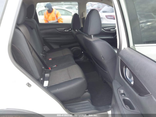 5N1AT2MV1JC830088 Nissan ROGUE SV