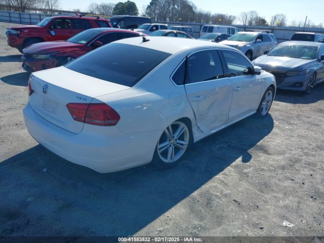 1VWBV7A33FC098005 Volkswagen Passat 2.0l Tdi Se