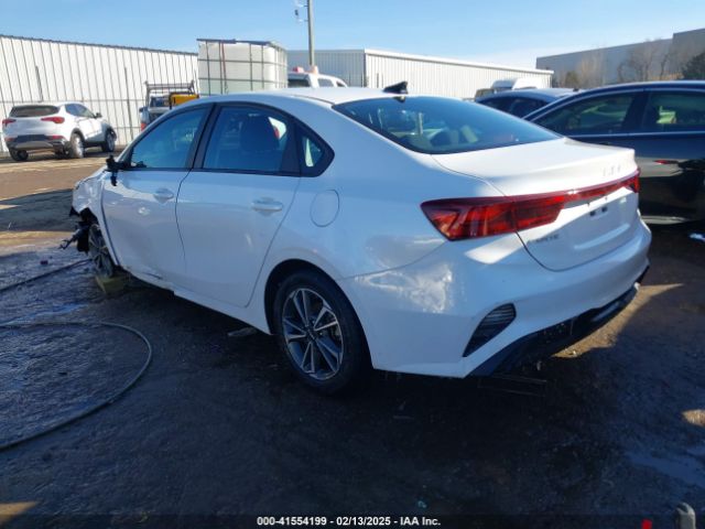 3KPF24AD1PE621729 KIA Forte Lxs