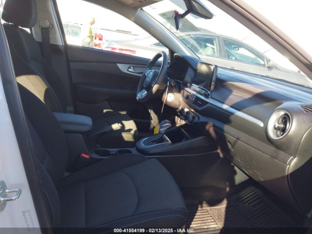 3KPF24AD1PE621729 KIA Forte Lxs