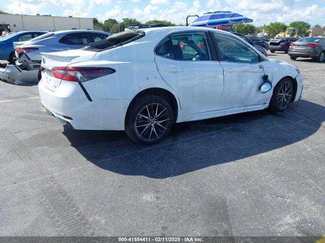 4T1G11AKXNU659281 Toyota CAMRY SE