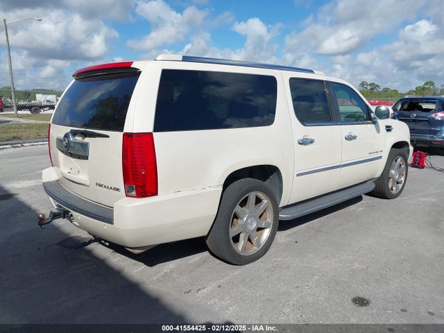 2011 CADILLAC ESCALADE 1GYS4HEF7BR242415 Photo 3