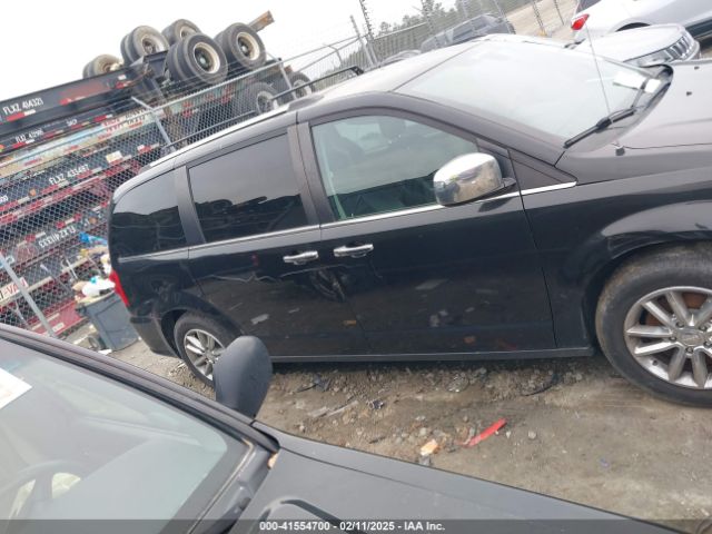 2C4RDGCG4JR327151 Dodge Grand Caravan Sxt