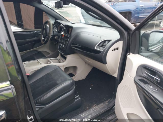 2C4RDGCG4JR327151 Dodge Grand Caravan Sxt