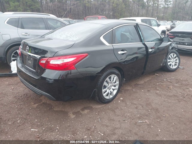 1N4AL3AP5HC246082 Nissan Altima 2.5 S