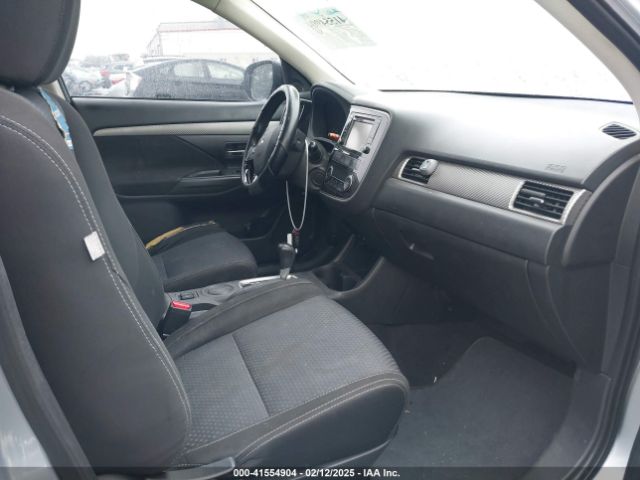 JA4AD3A31GZ001158 Mitsubishi Outlander Se