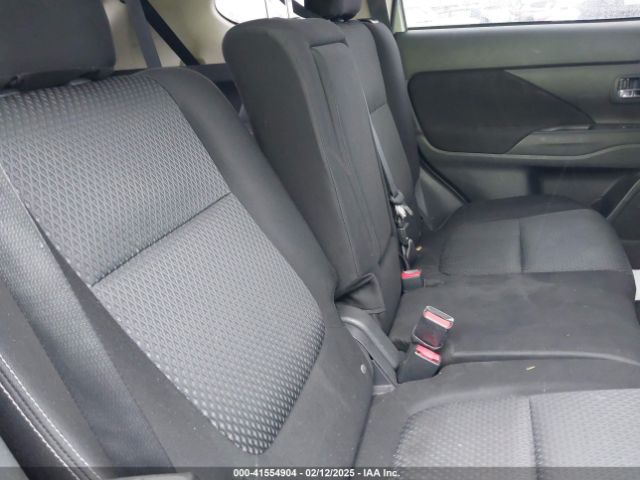 JA4AD3A31GZ001158 Mitsubishi Outlander Se
