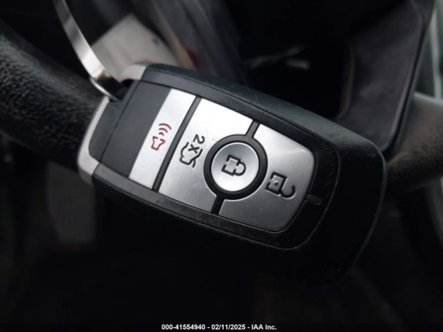 3FA6P0HD4HR331808 Ford FUSION SE