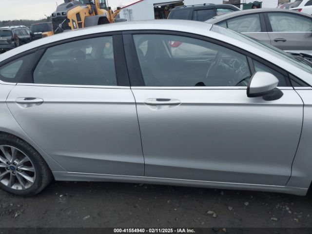 3FA6P0HD4HR331808 Ford FUSION SE