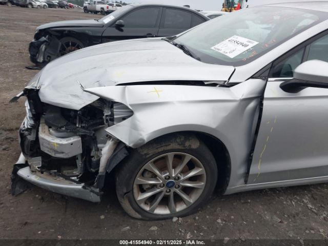 3FA6P0HD4HR331808 Ford FUSION SE