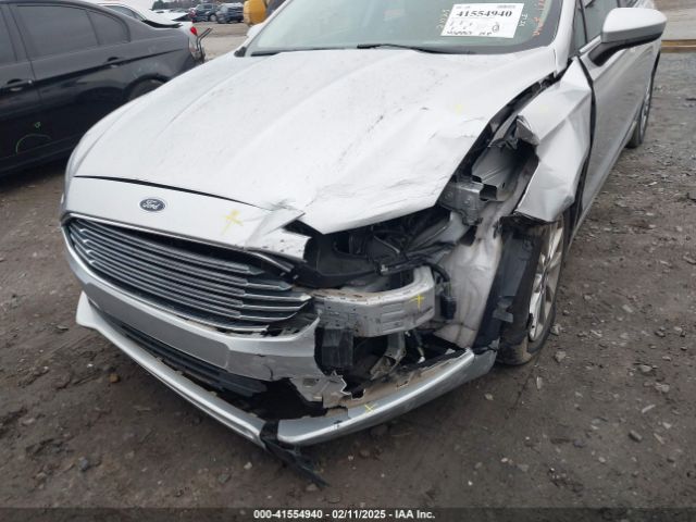 3FA6P0HD4HR331808 Ford FUSION SE