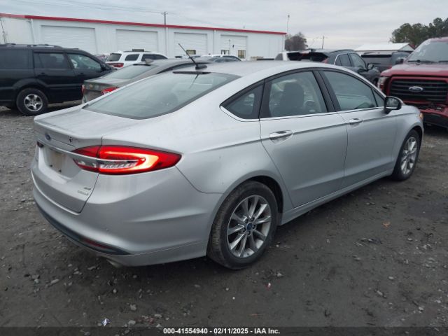 3FA6P0HD4HR331808 Ford FUSION SE