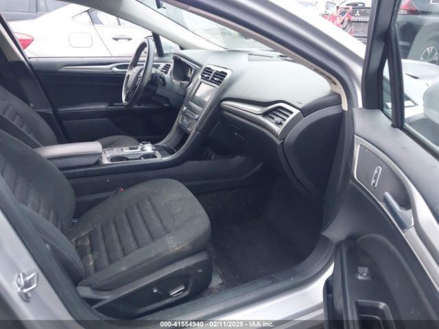 3FA6P0HD4HR331808 Ford FUSION SE