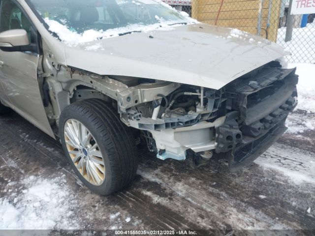 1FADP3J2XJL293796 Ford Focus Titanium