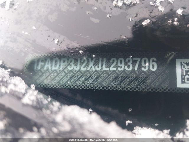 1FADP3J2XJL293796 Ford Focus Titanium