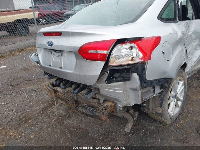 Ford FOCUS SE 2015 1FADP3F22FL260422 Image 17