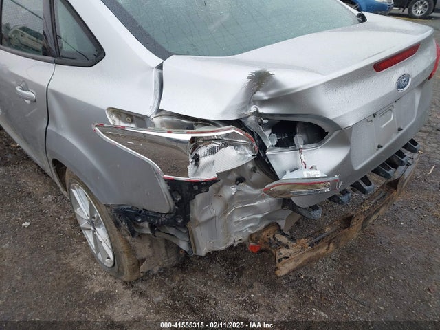 Ford FOCUS SE 2015 1FADP3F22FL260422 Image 18