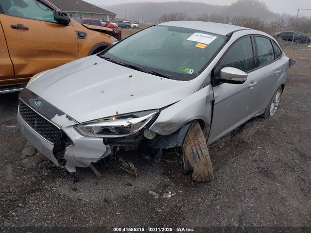 Ford FOCUS SE 2015 1FADP3F22FL260422 Image 2