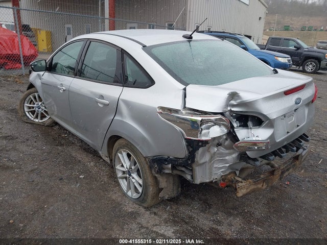 Ford FOCUS SE 2015 1FADP3F22FL260422 Image 3