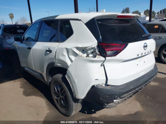 5N1AT3AA2MC788493 Nissan Rogue S Fwd