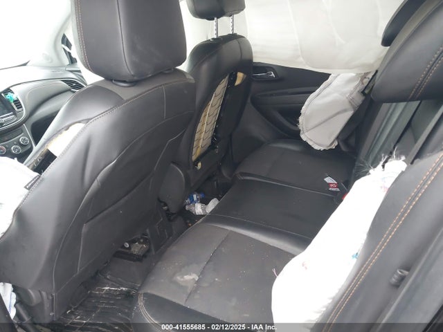 KL7CJPSB6KB873807 Chevrolet Trax Lt