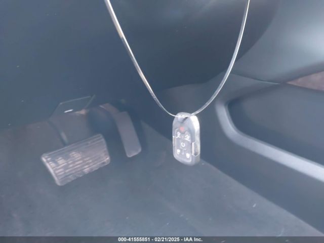 1GNSKBKC8HR249683 Chevrolet Tahoe Lt